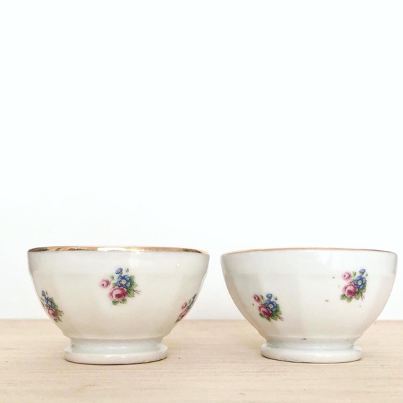 Vintage porcelain tea cups (set of 2) - Picture 2 of 2